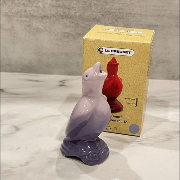 Le Creuset Pie Bird Funnel - Picture 3 of 6